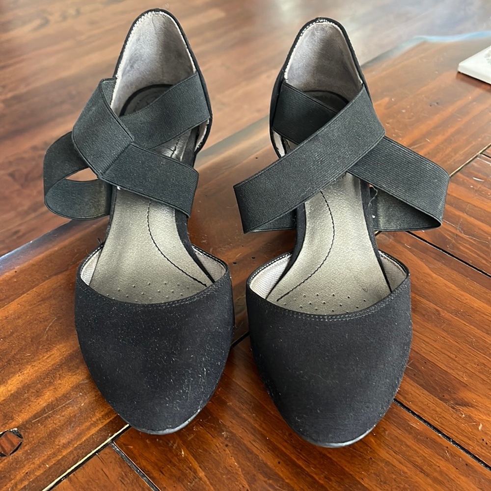 Life Stride Black Strappy Wedge